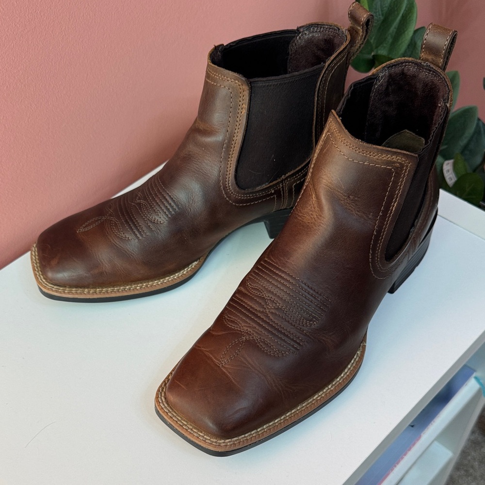 Ariat Booker Chelsea Wide Square Toe Western Boot